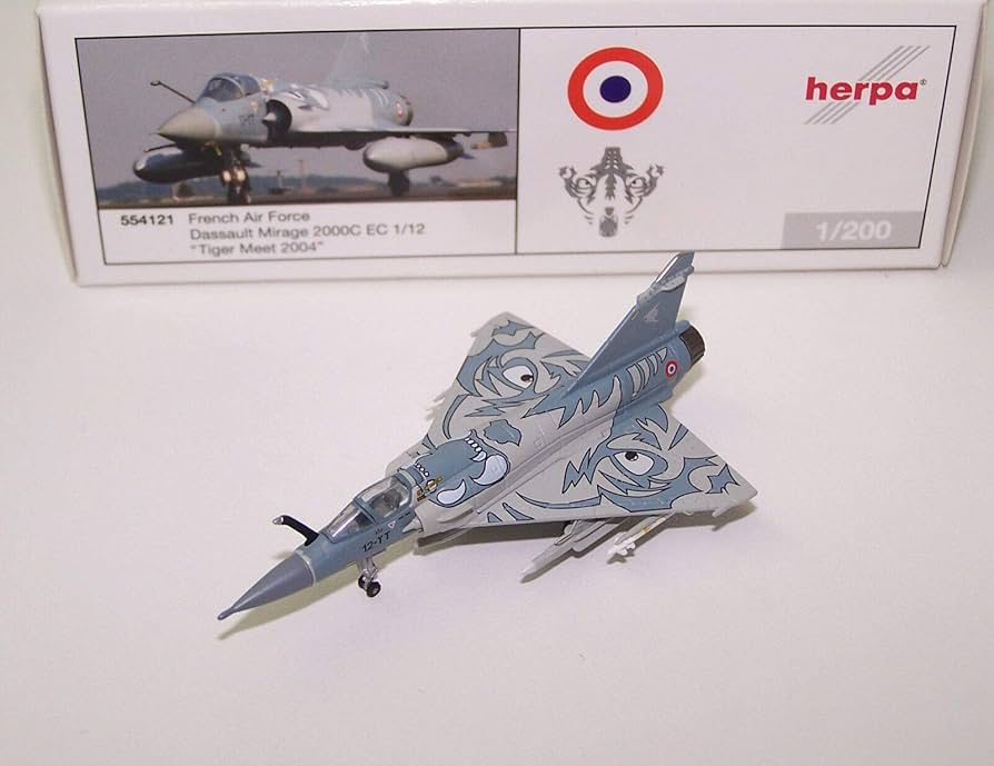Amazon | Herpa 1/200 完成品 フランス French Air Force Dassault